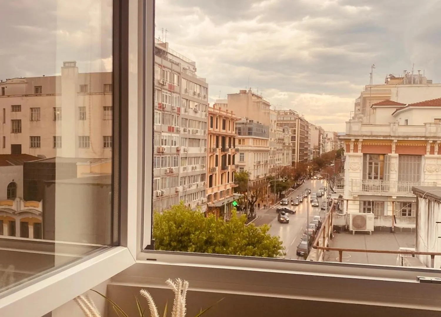 Rainbow Suites Thessaloniki Greece