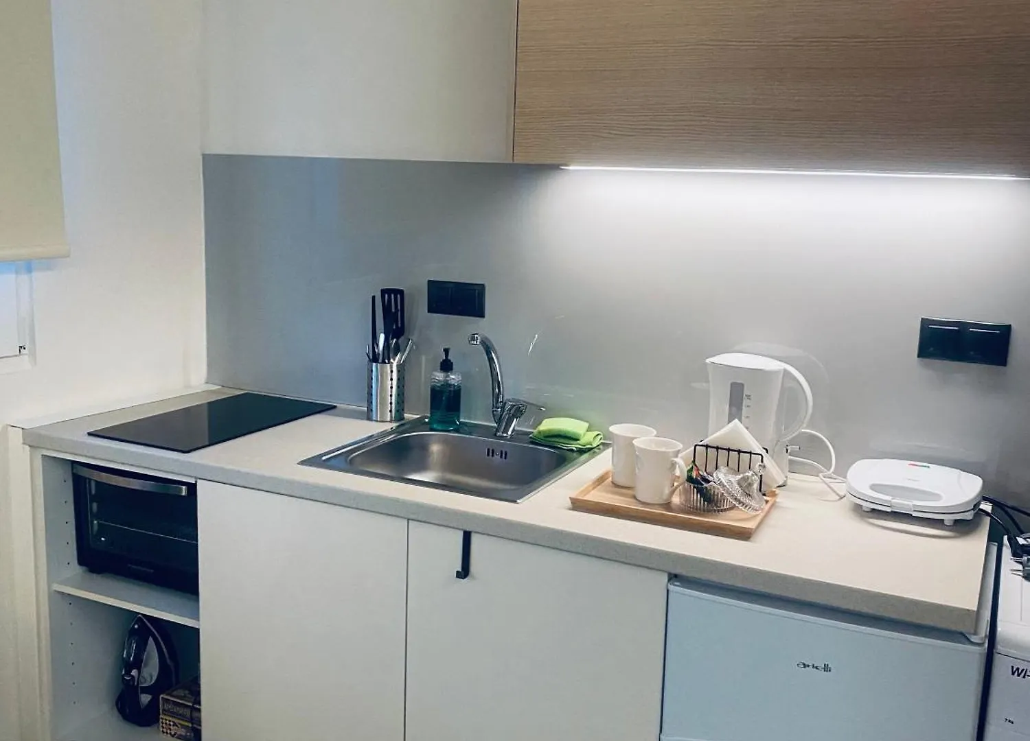 Rainbow Suites Thessaloniki Apartment