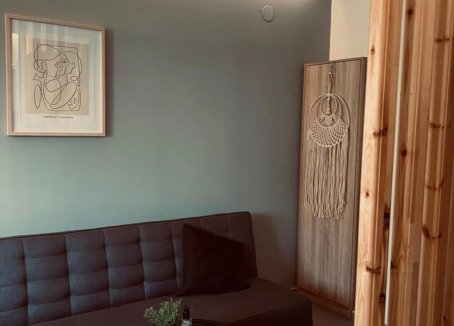 Rainbow Suites Thessaloniki Apartment